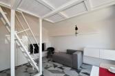EFI Residence Holzova - Apartmán Executive s mezonetovou postelí - schodiště